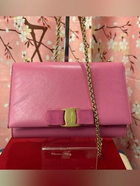 Salvatore Ferragamo Vara Bow Chain Flap Mini Crossbody Shoulder Bag Pink